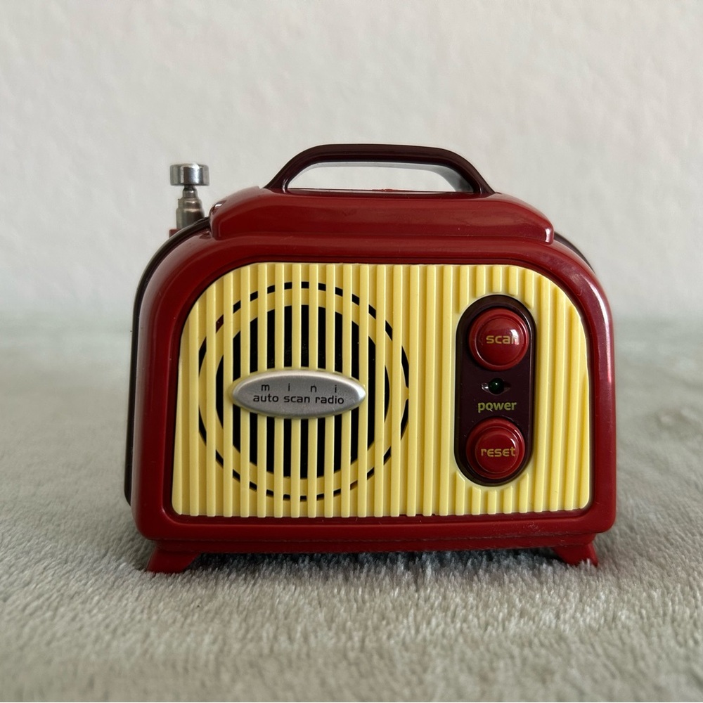 Mini Walgreens AM / FM Radio Works! Retro Radio MCM Novelty Decor Gift